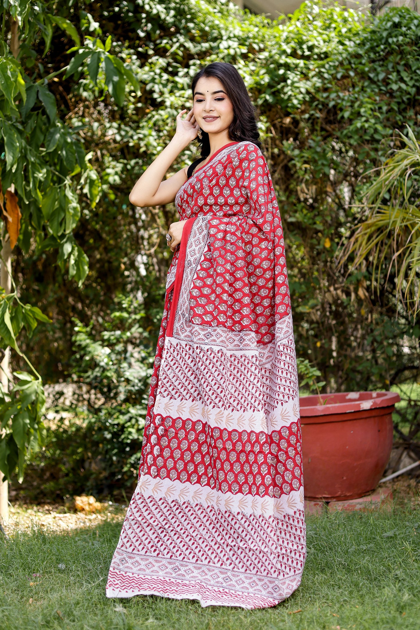 Red Bootie Rapid Gadh Hand Block Print Pure Cotton Saree