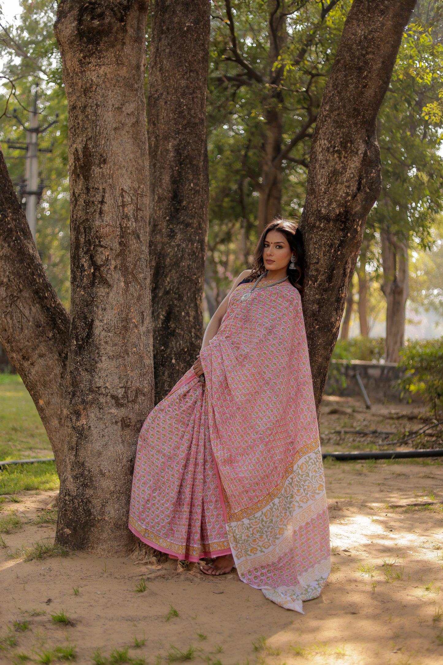 Rapid gadh pink booti Hand Block Print Pure Cotton Saree