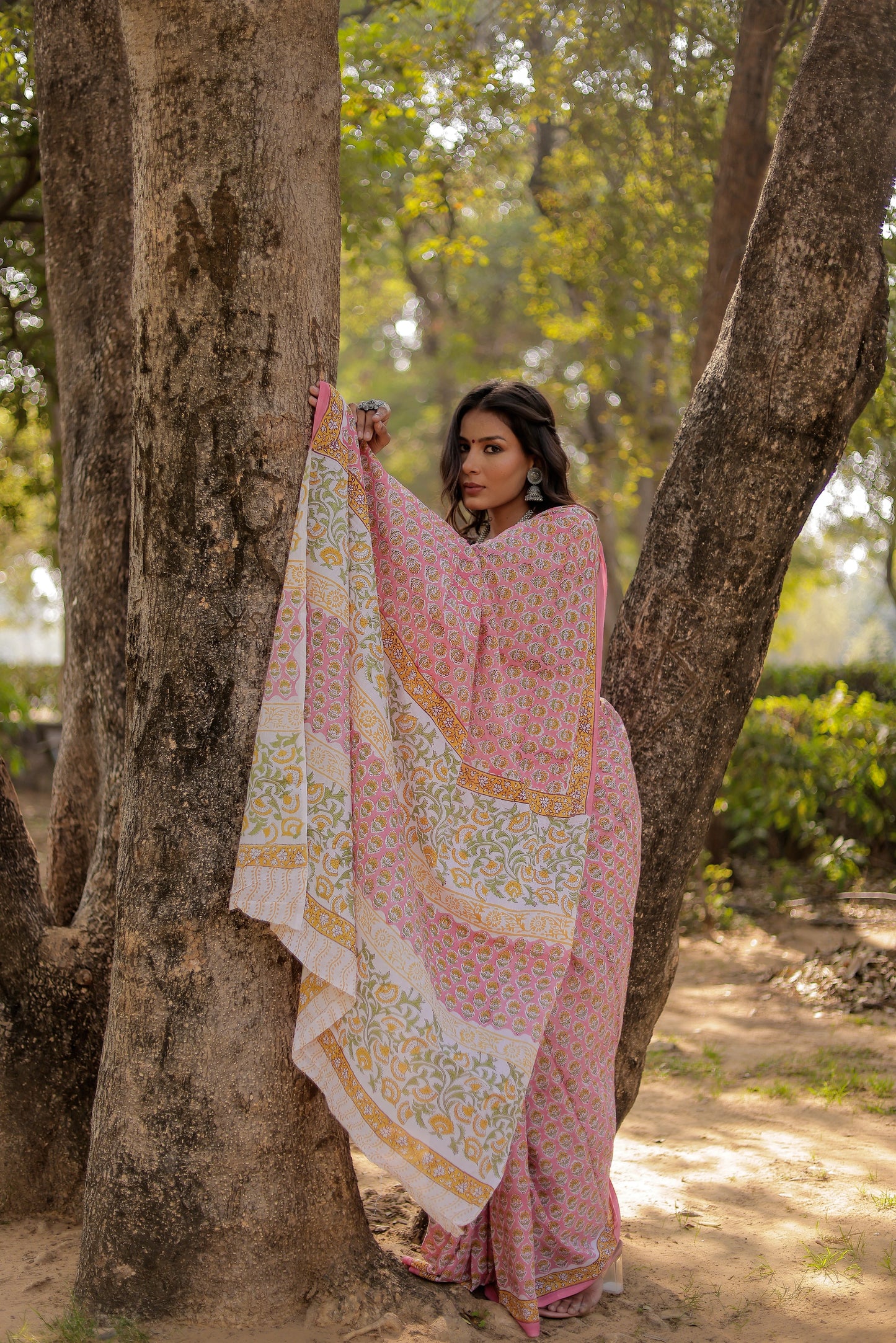 Rapid gadh pink booti Hand Block Print Pure Cotton Saree