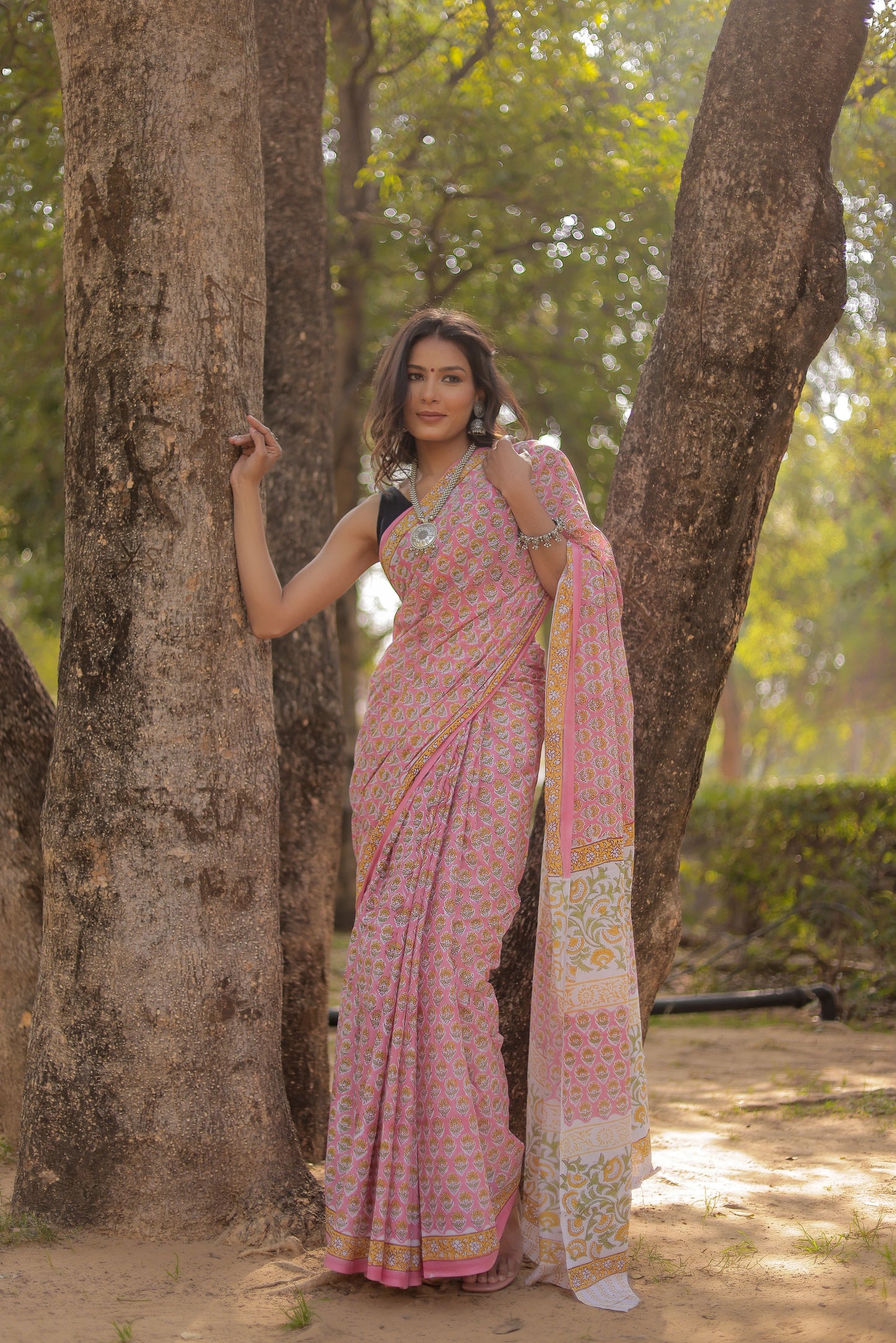 Rapid gadh pink booti Hand Block Print Pure Cotton Saree