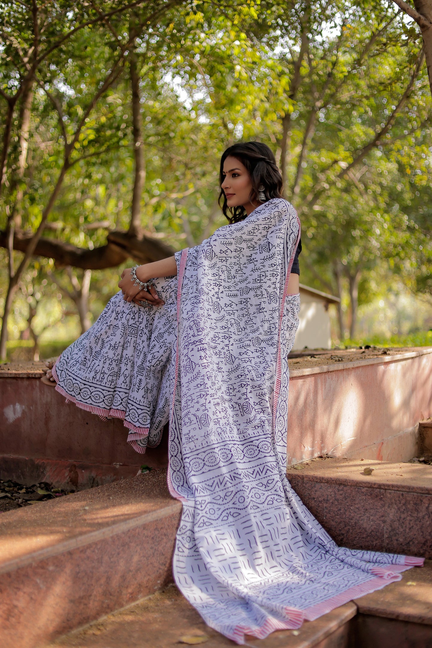 White warli (animal) Block Print Pure Cotton Saree