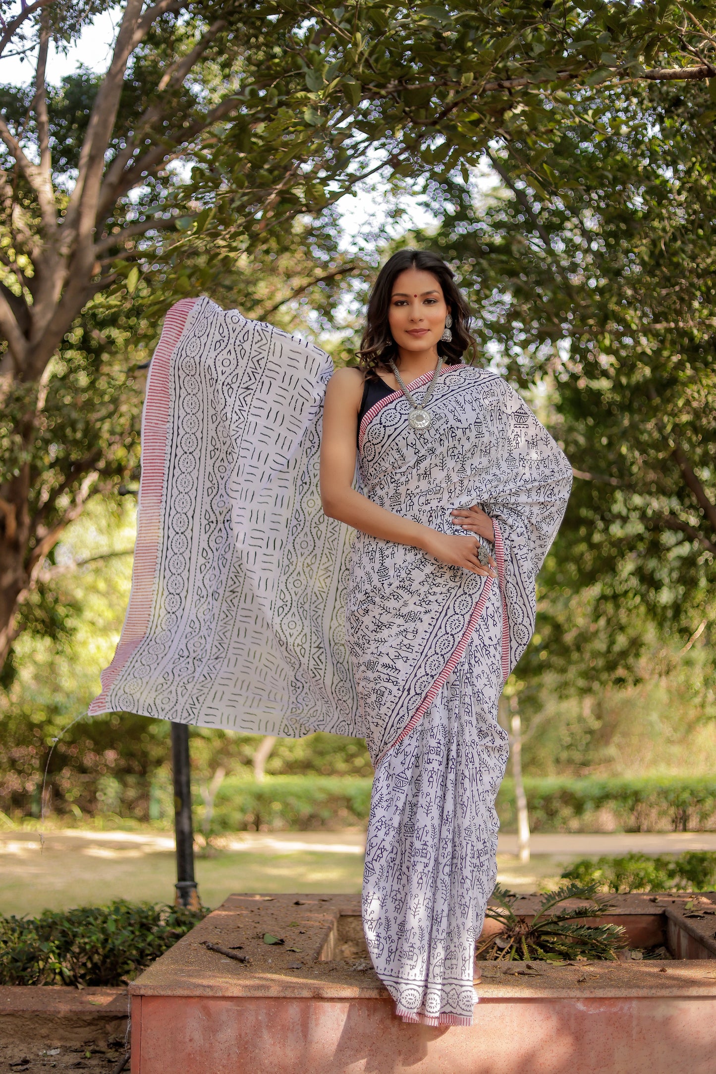 White warli (animal) Block Print Pure Cotton Saree
