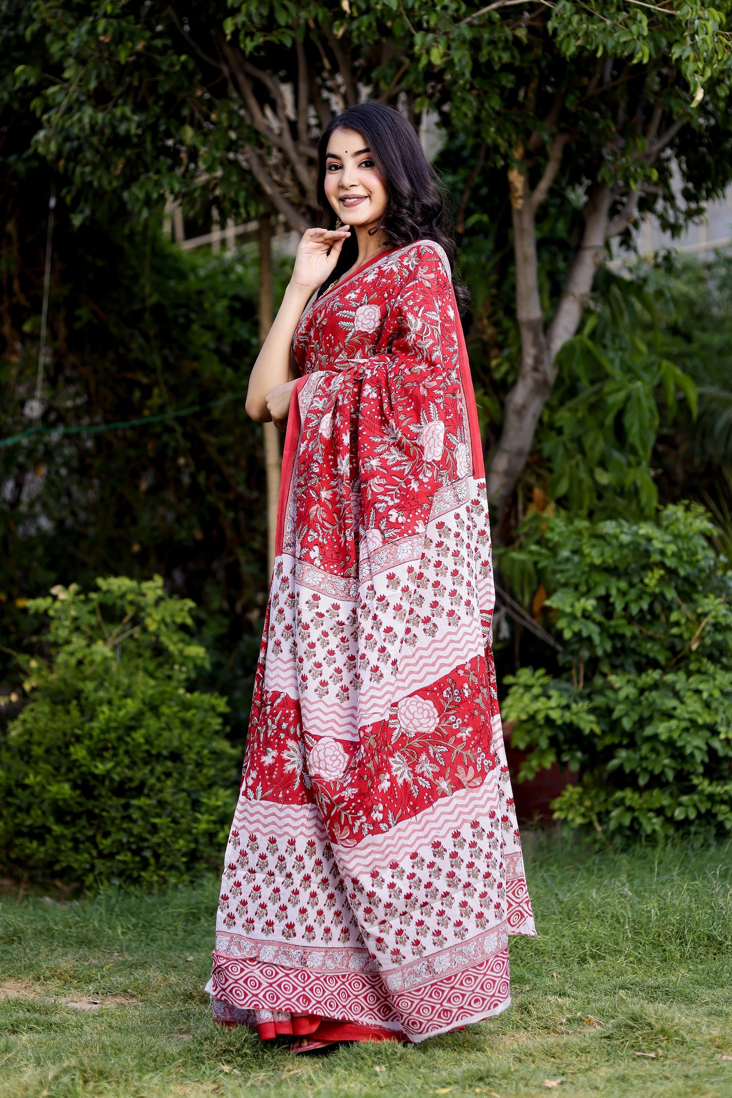 Red Floral Rapid Gadh Hand Block Print Pure Cotton Saree