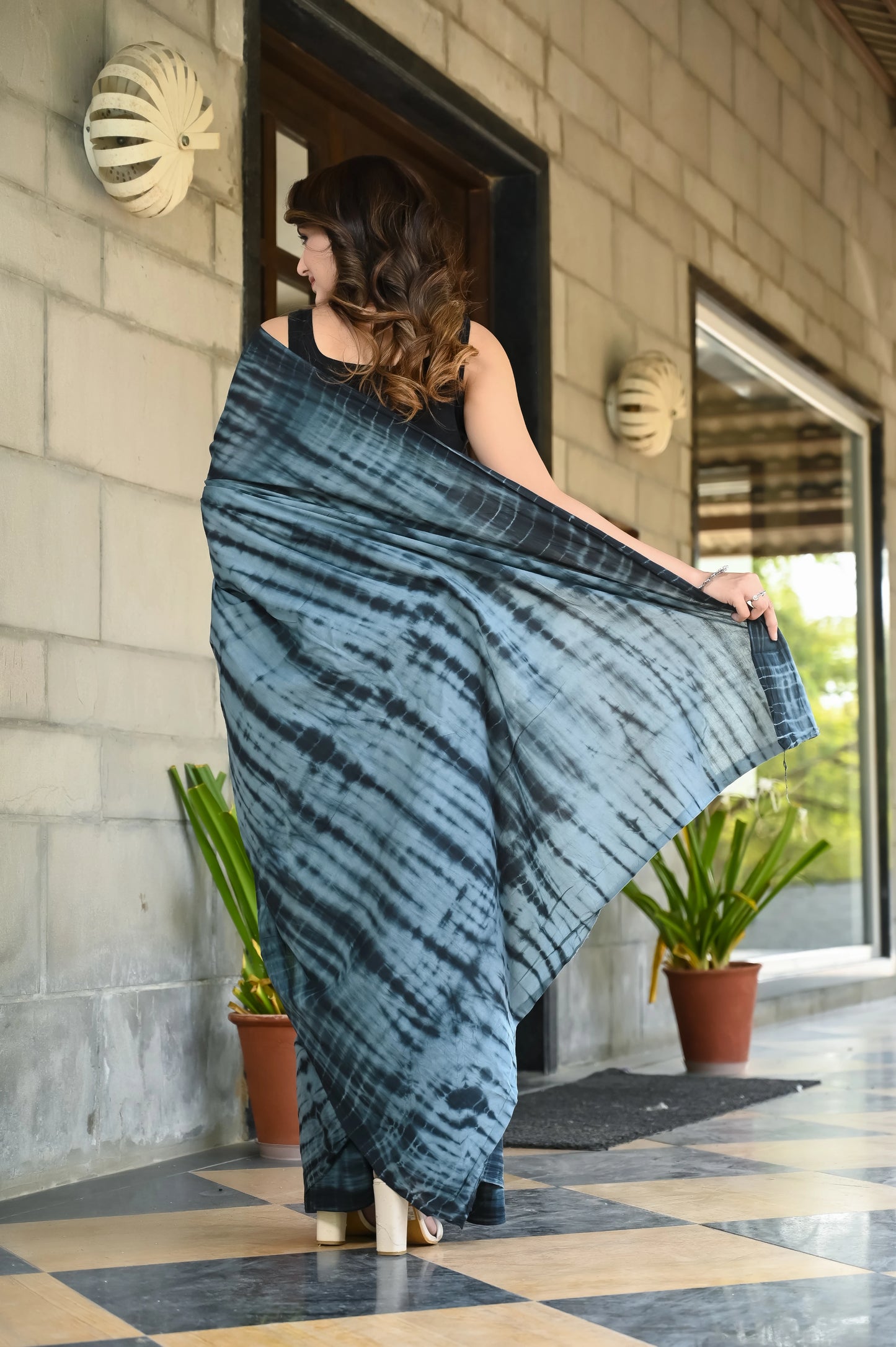 Grey and black color tie die print pure cotton saree
