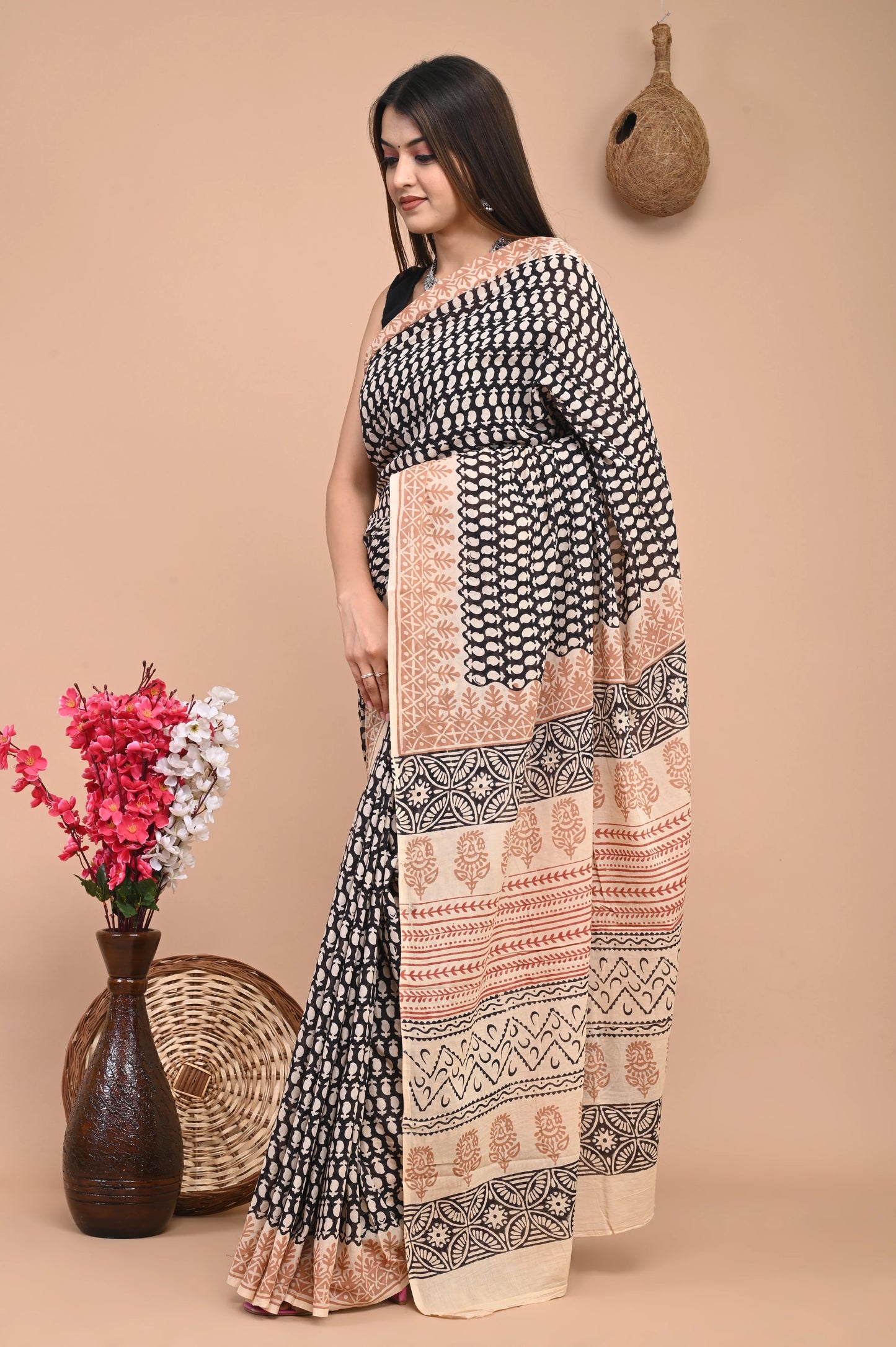 Hand Block Printed Mul Cotton Saree ( Bagru Print )