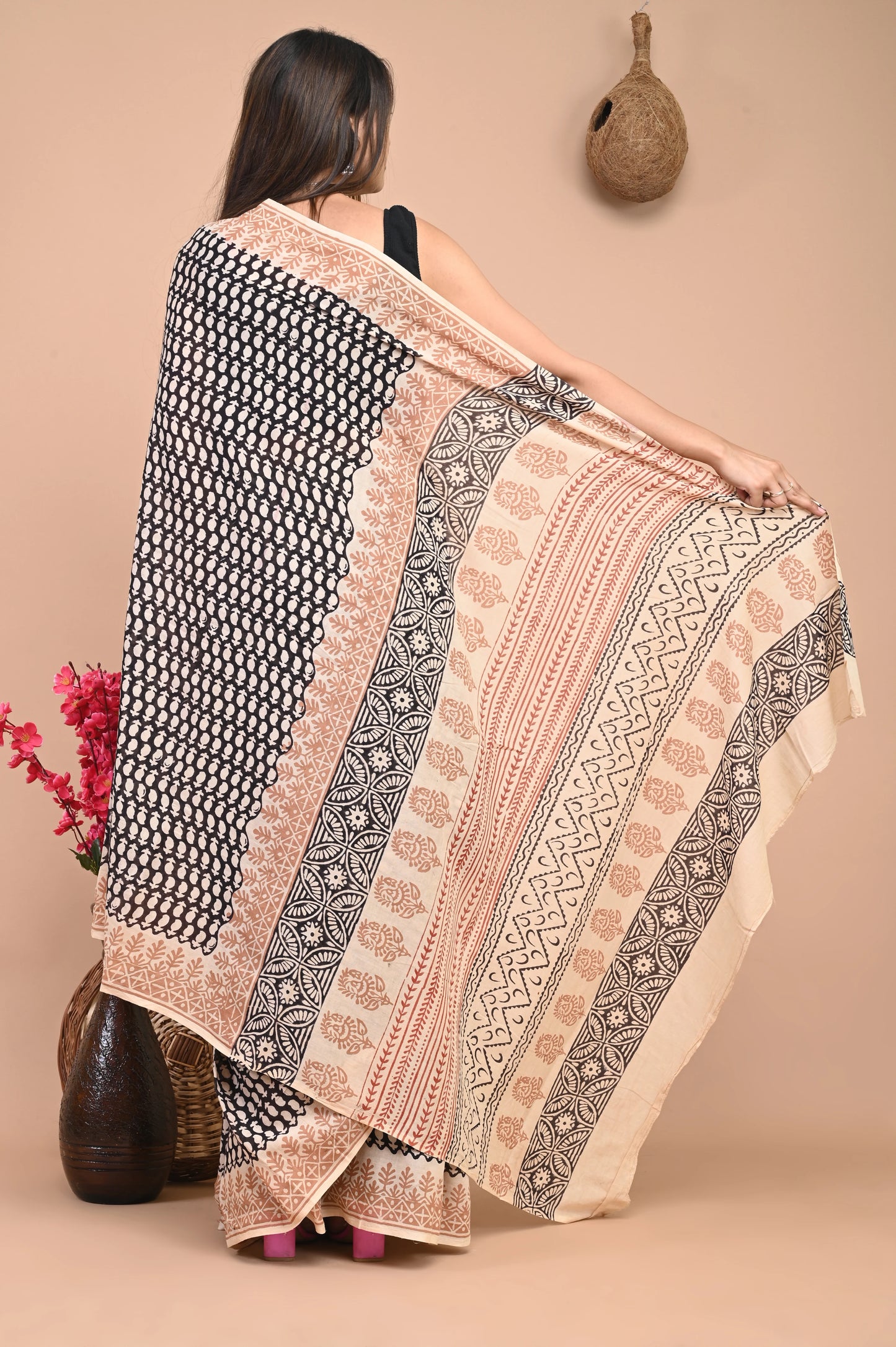 Hand Block Printed Mul Cotton Saree ( Bagru Print )