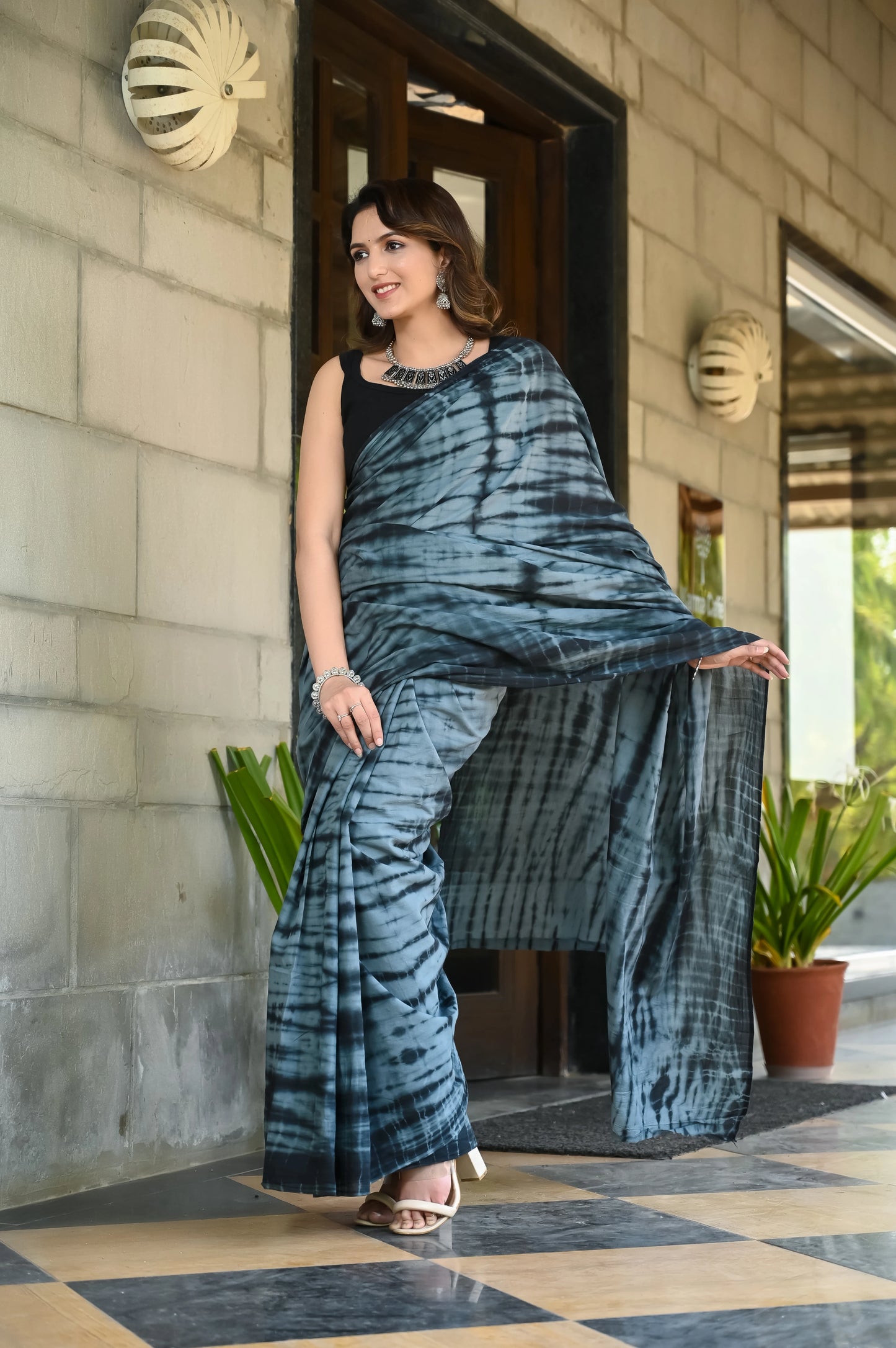 Grey and black color tie die print pure cotton saree