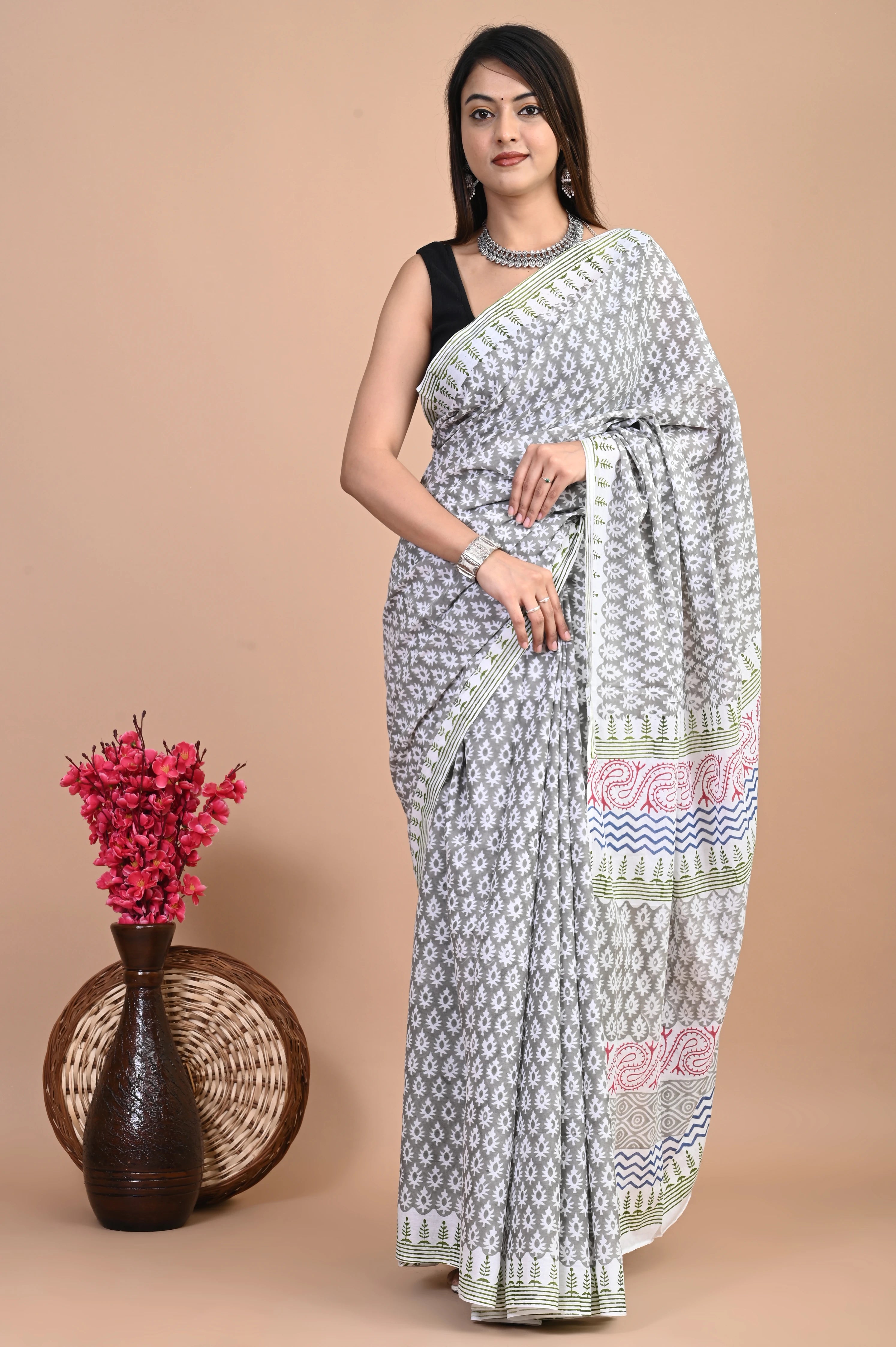 Buy Zari Jaipur Green Printed Saree With Unstitched Blouse for Women Online  @ Tata CLiQ