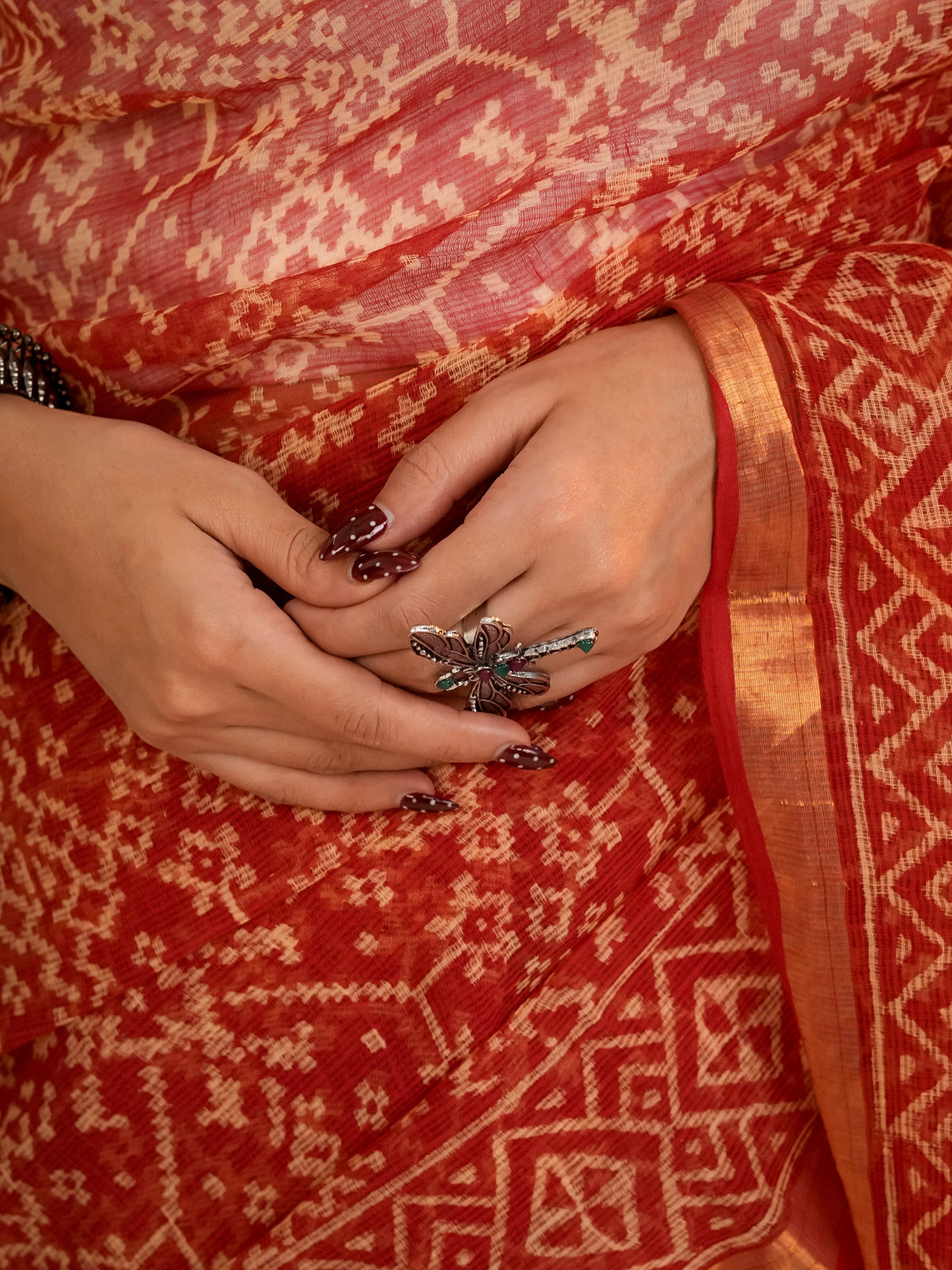 Red jaal