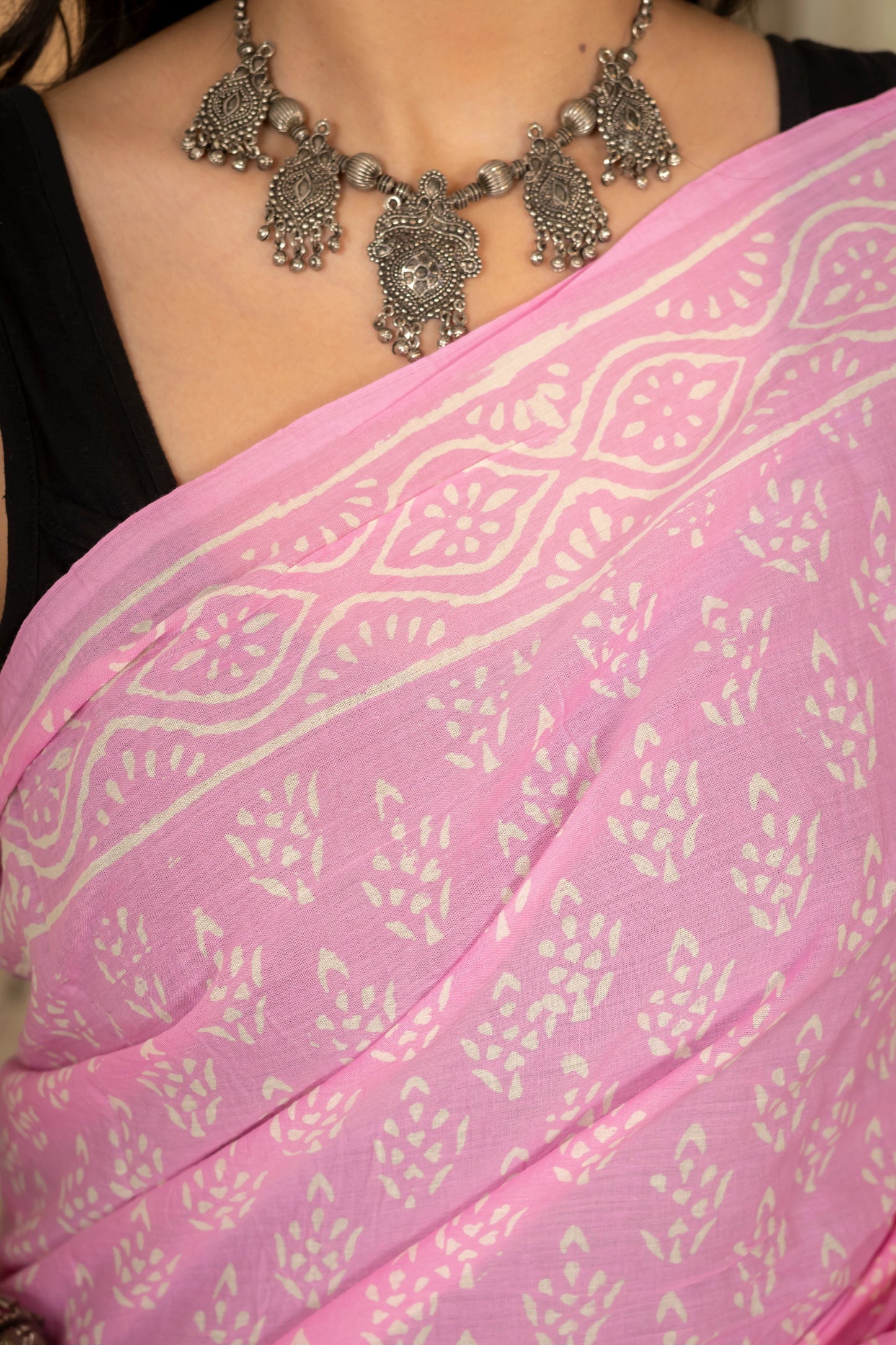 Gulabi gulabi