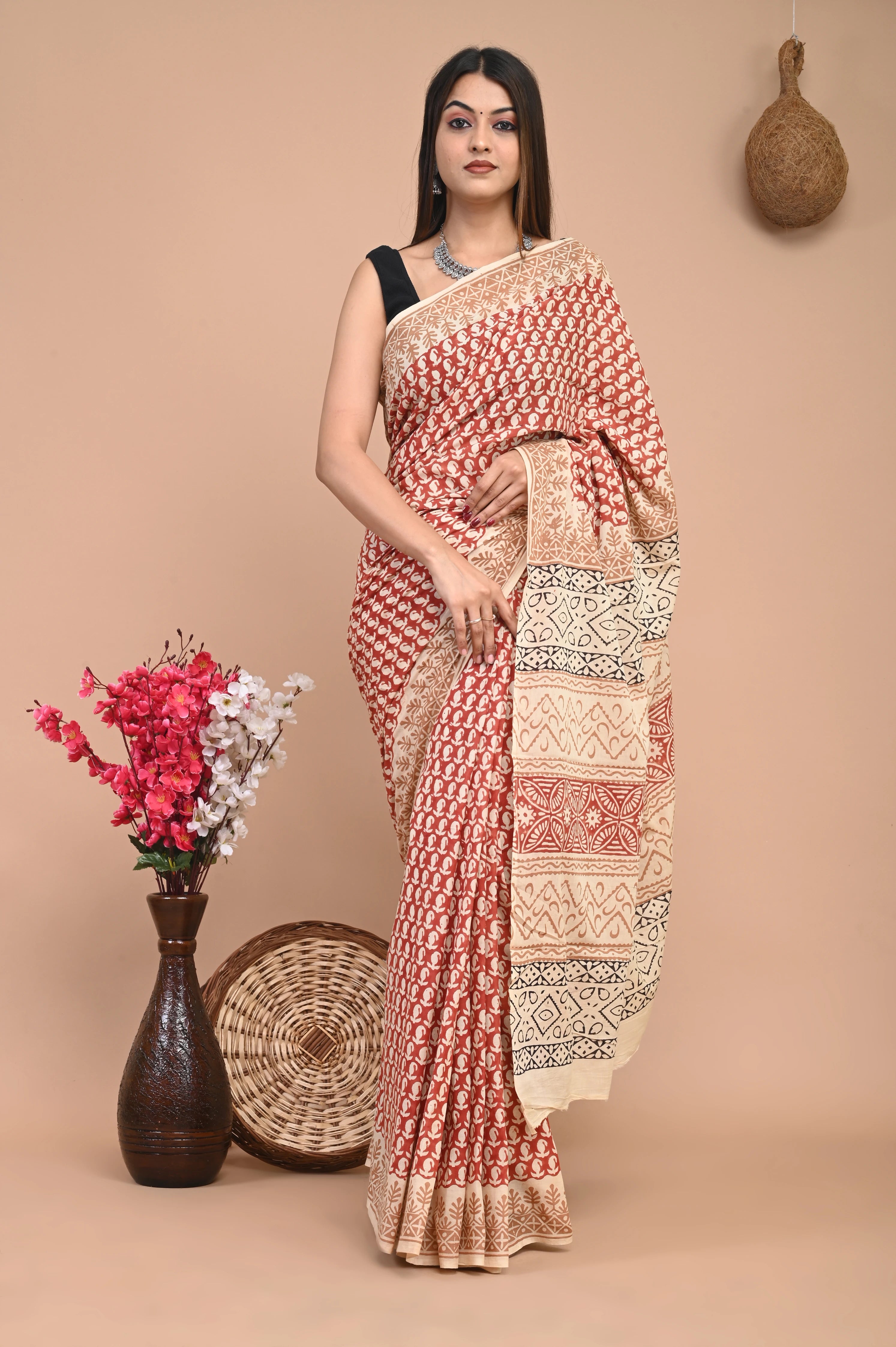 Beige and Mehendi Green Kalamkari Kota Cotton Saree – Sharvari's